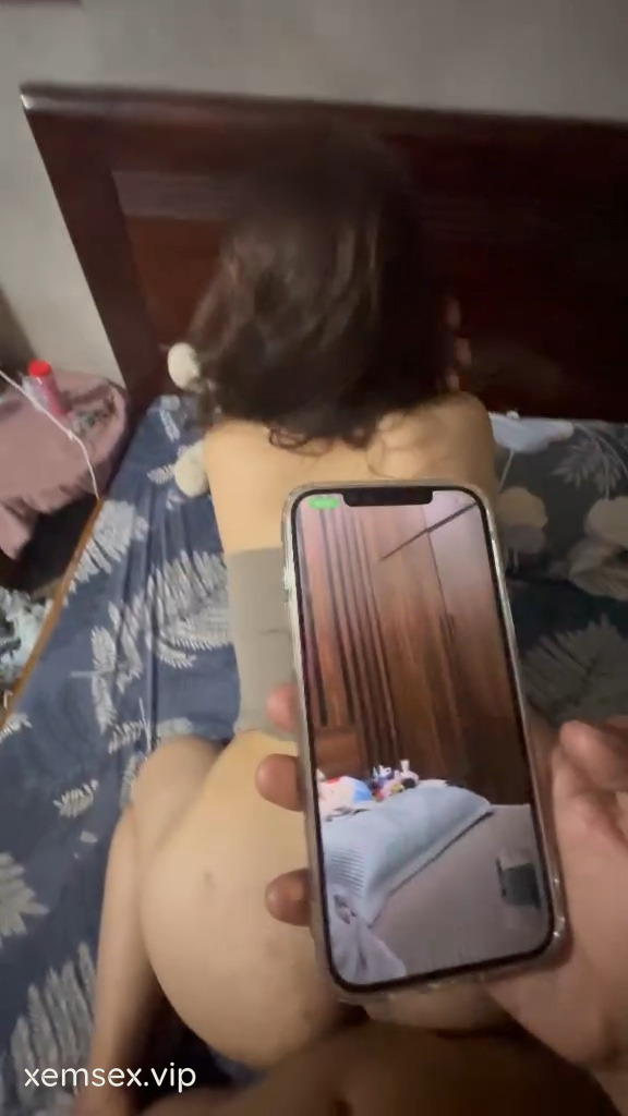 Chịch vợ call video cho bạn thân xem